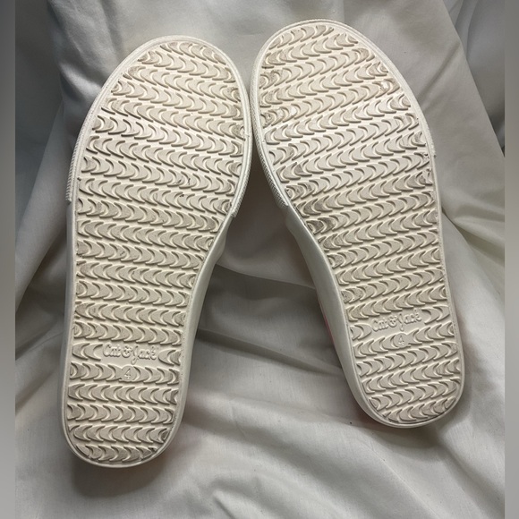 Kids Shoes - Picture 6 of 8